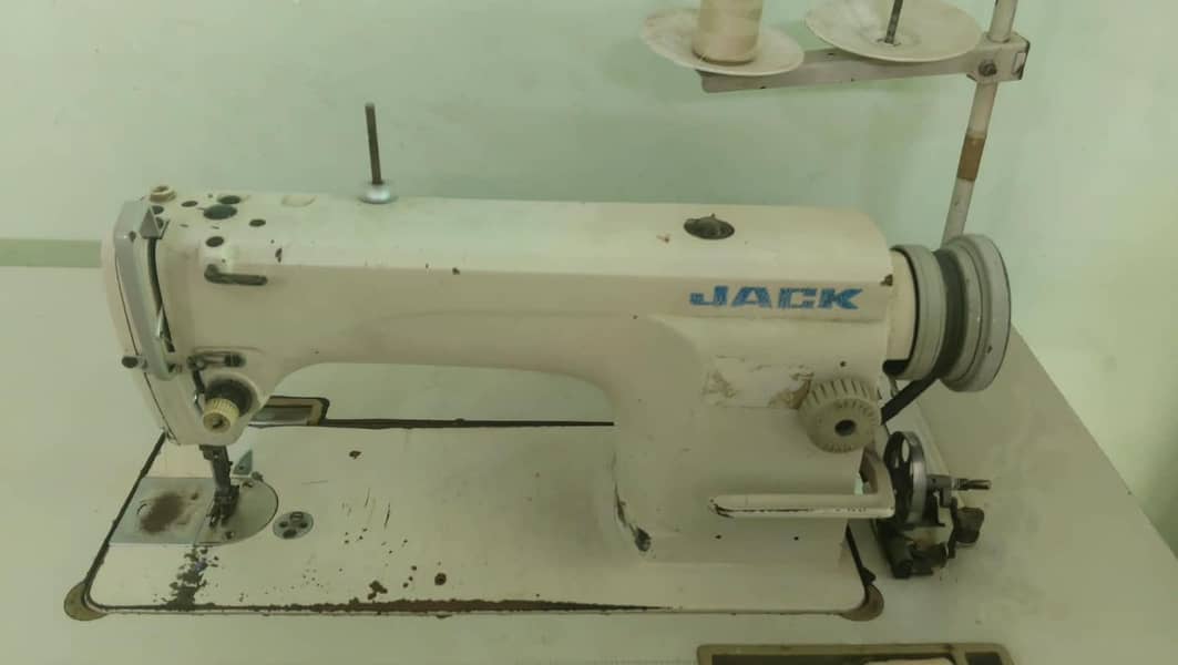 jack sewing machine with stand 1