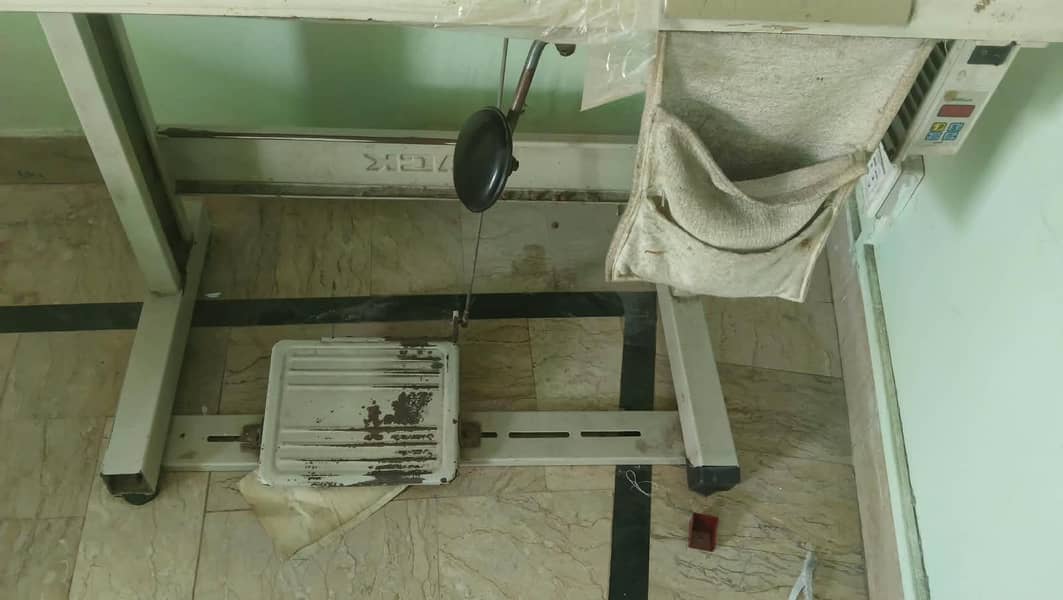 jack sewing machine with stand 3