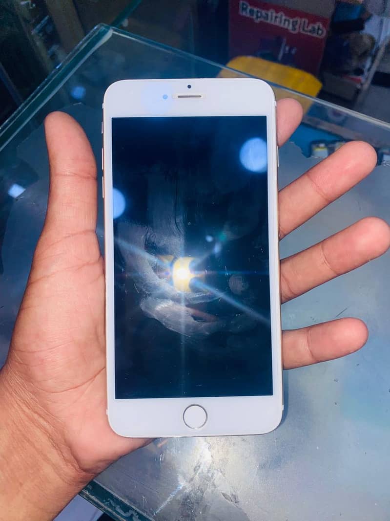 Apple iPhone 6 Plus 1