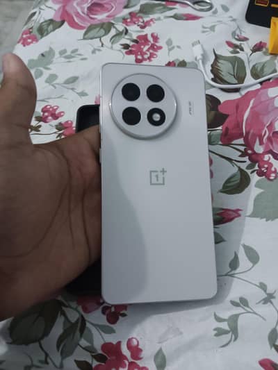 One Plus 13R /Ace 5 12/256 10/10 conditio white color