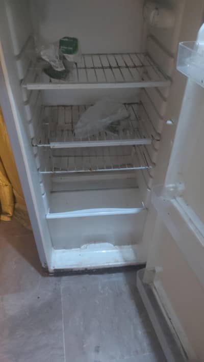 fridge for sell 18000