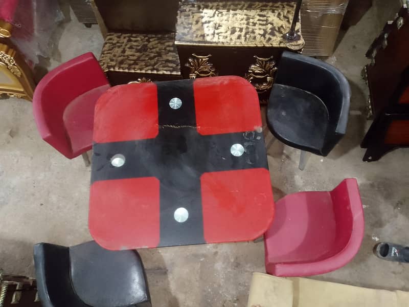 dinning table with charge 1