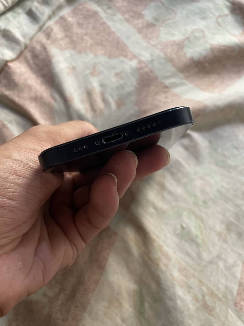 Apple iPhone 12 5