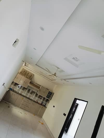 BEAUTIFUL FLAT AVAILABLE FOR RENT IN JUBILEE TOWN HOT LOCATION FOR FAMILY AND BACHELORS