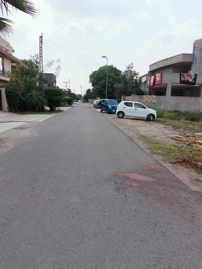 4 Marla commercial plaza for sale in imperial home paragon city