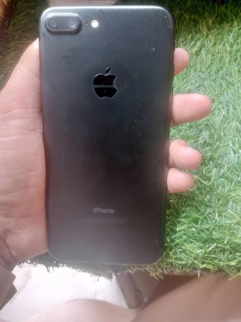 Apple iPhone 7 Plus 3