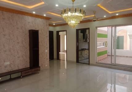 10 Marla House Up For sale In Bahria Town - Sector C