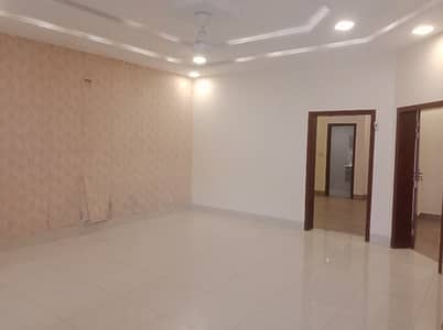 A Well Designed House Is Up For sale In An Ideal Location In Lahore