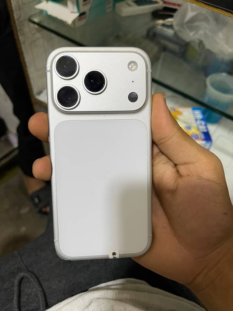Apple iPhone 17 Pro 2