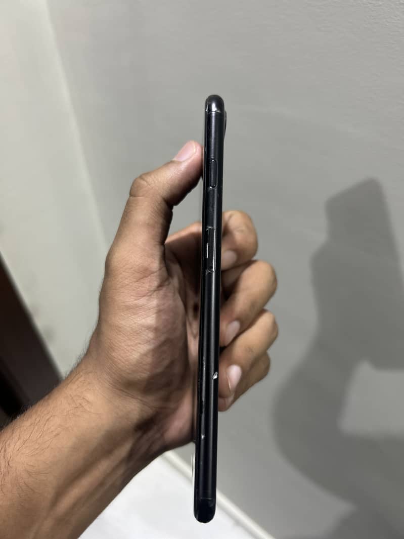 Apple iPhone 7 Plus 3