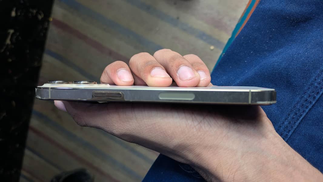 Apple iPhone 13 Pro 2