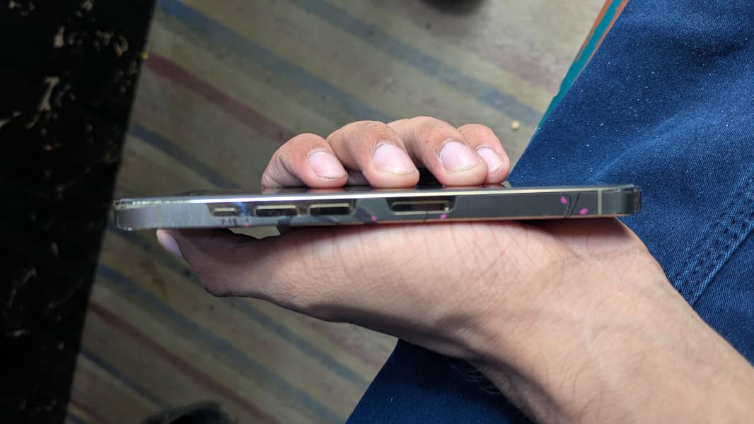 Apple iPhone 13 Pro 4