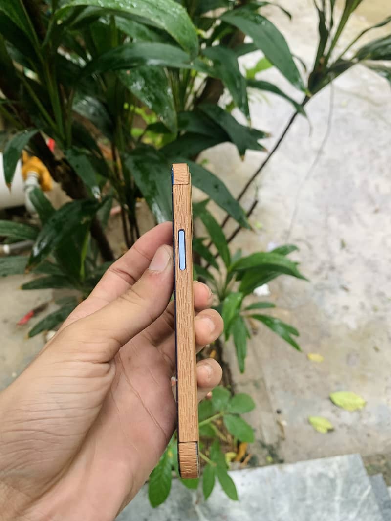Apple iPhone 12 mini 3