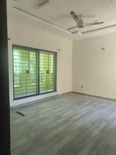 1 kinal lower portion for rent in NFC phase marble floor (picture random)