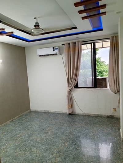 1260 Square Feet Flat In G-8 For rent At Good Location