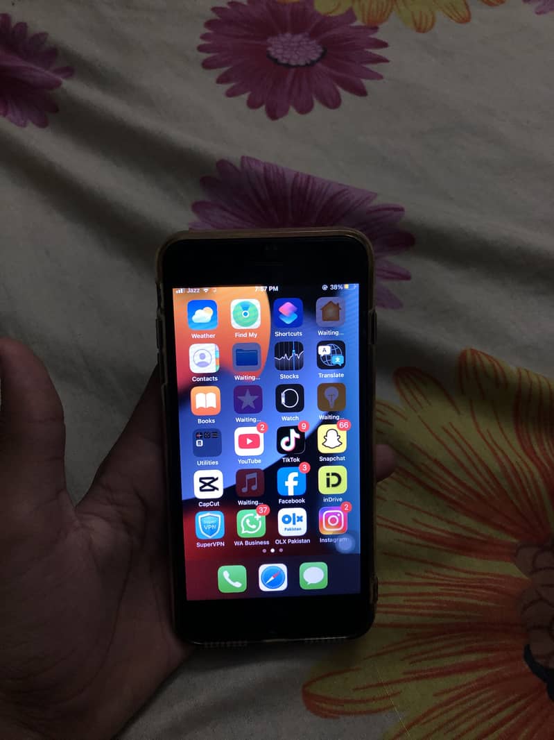 Apple iPhone 7 Plus 1