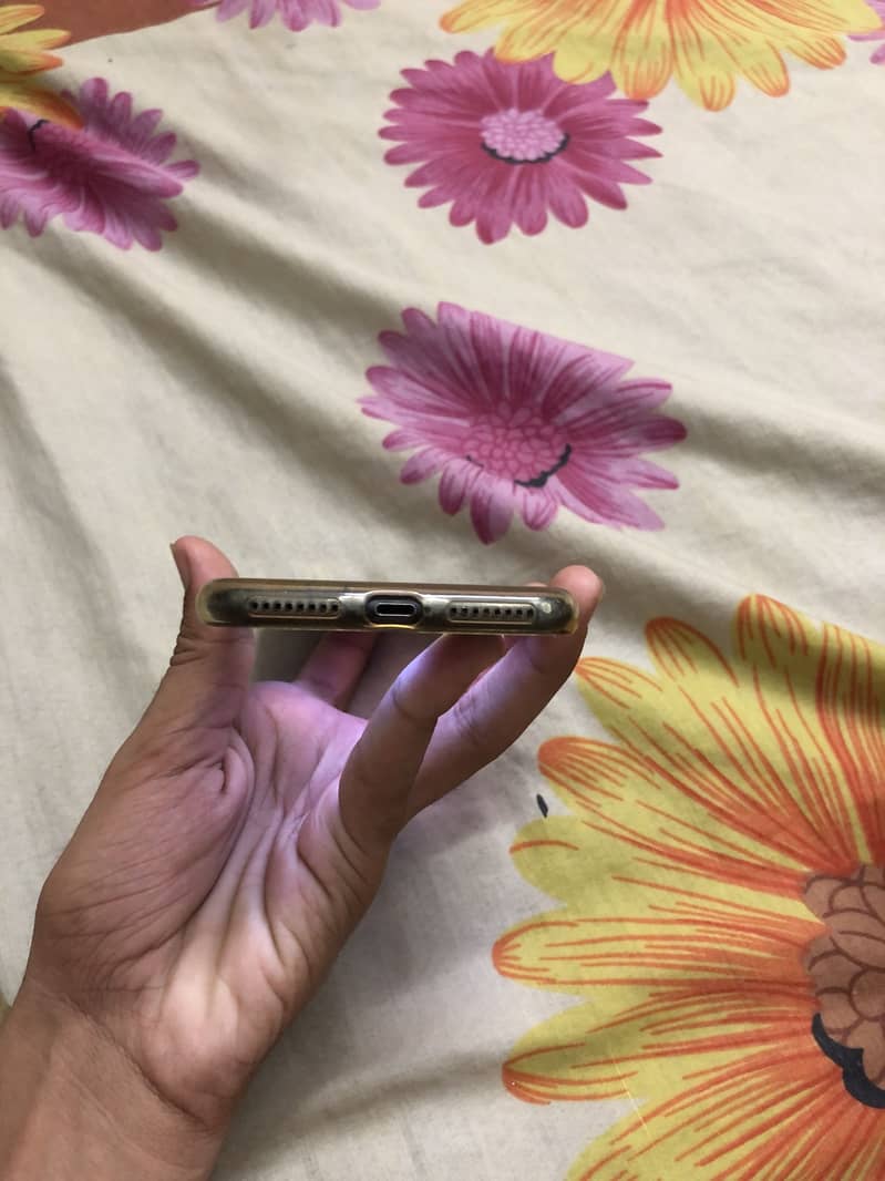 Apple iPhone 7 Plus 3