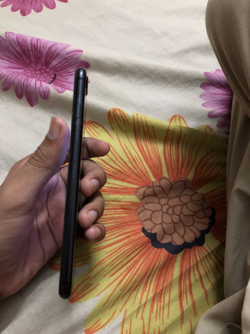 Apple iPhone 7 Plus 4