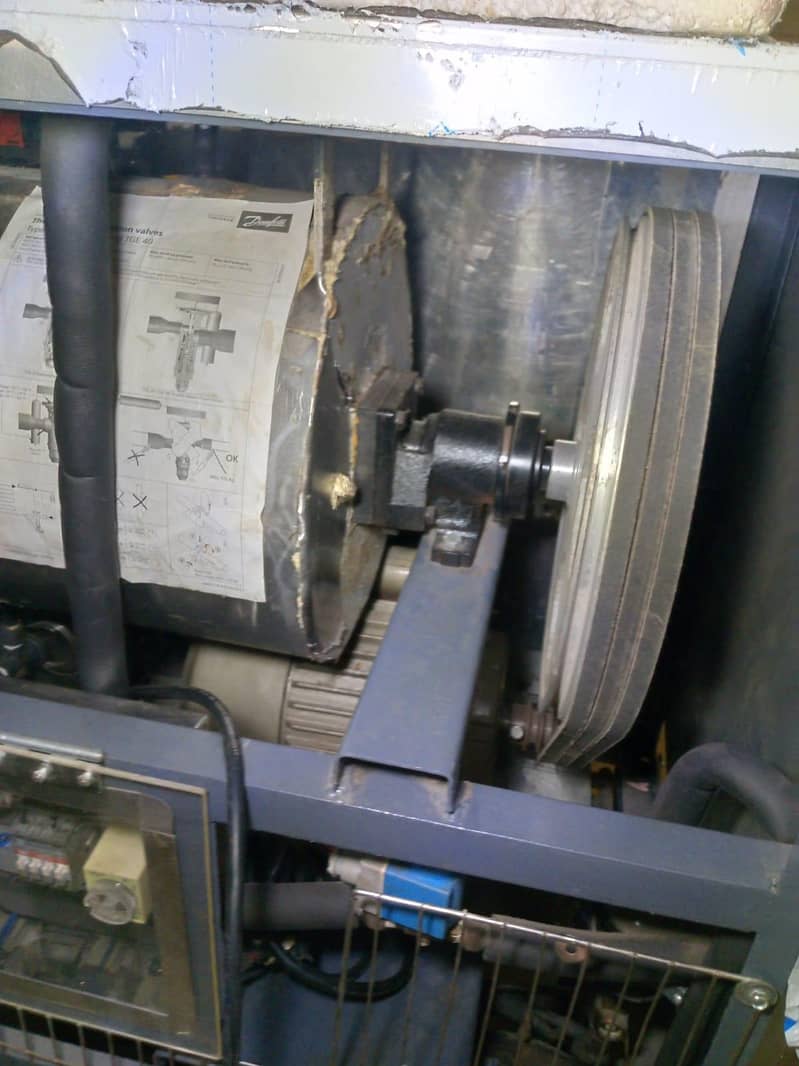 Batch freezer ice cream machine. 2
