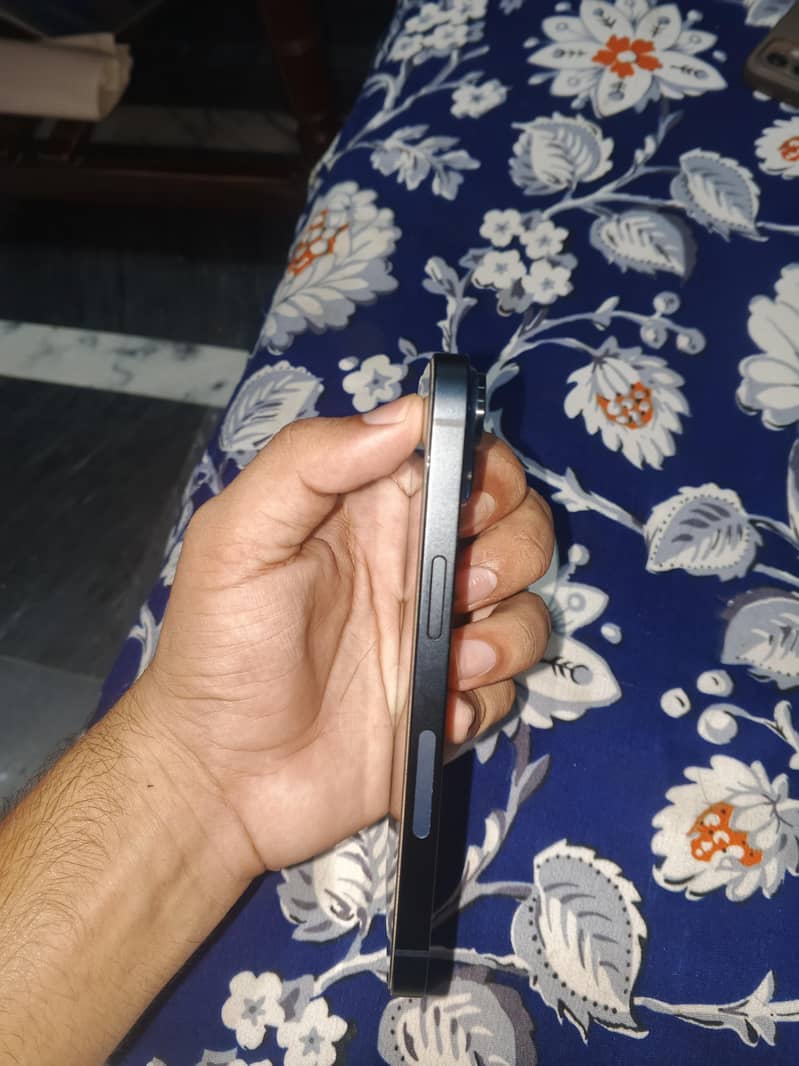 Apple iPhone 14 1