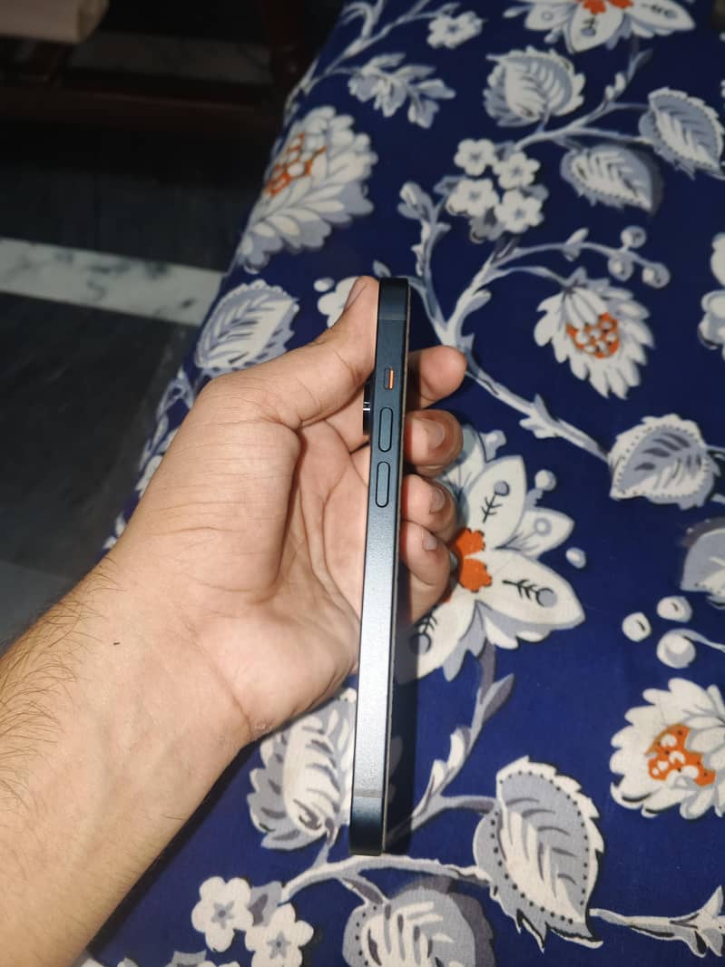 Apple iPhone 14 2
