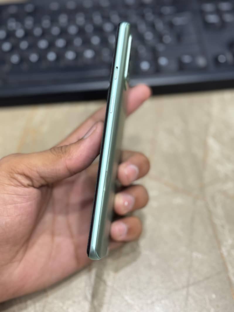 One Plus 9R 1