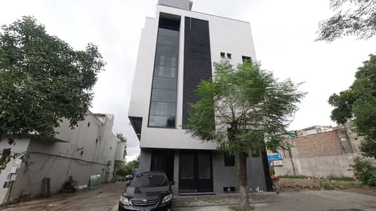 Unoccupied Building Of 2400 Square Feet Is Available For Sale In G-8
