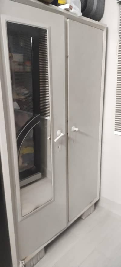 2 door wardrobe