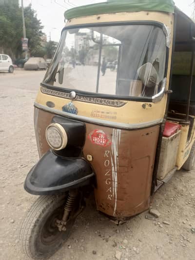 rozagar rickshaw 2017 model urgent sell 03483201355
