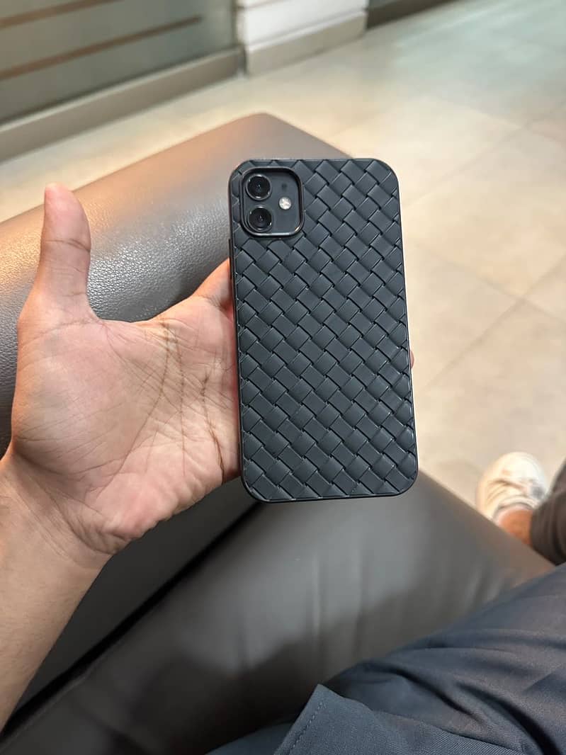 Apple iPhone 11 0