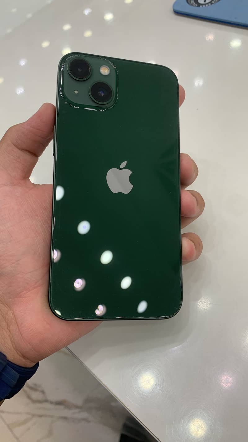 Apple iPhone 13 4