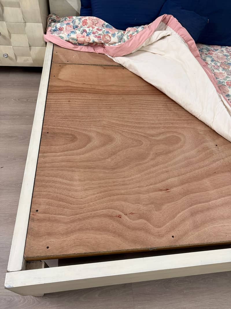 Bed set with dressing table 2