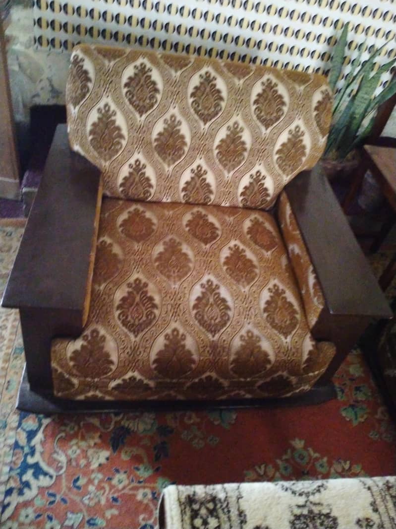 seven seter sofa 3