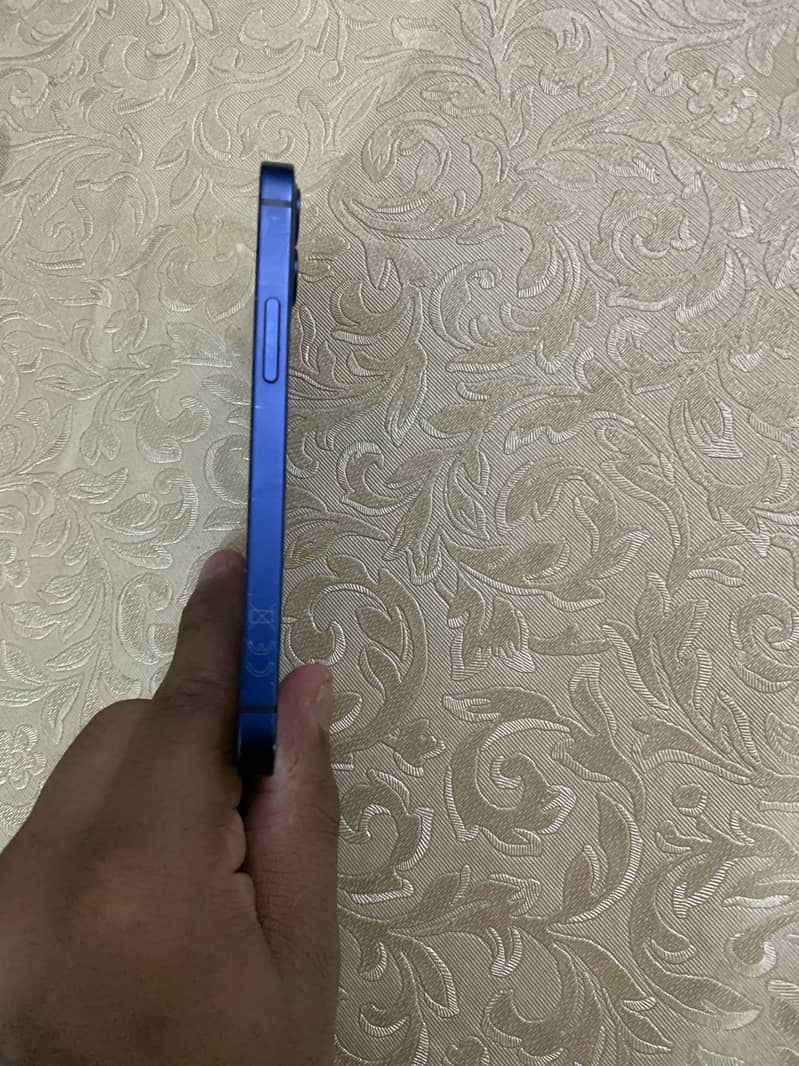Apple iPhone 12 mini 3
