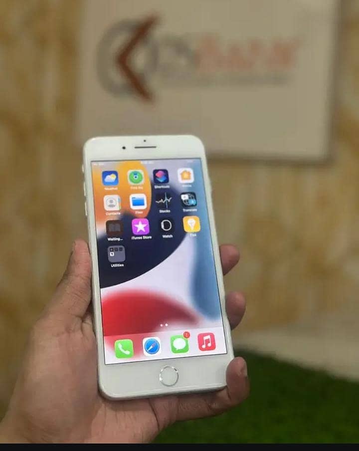 Apple iPhone 7 Plus 1