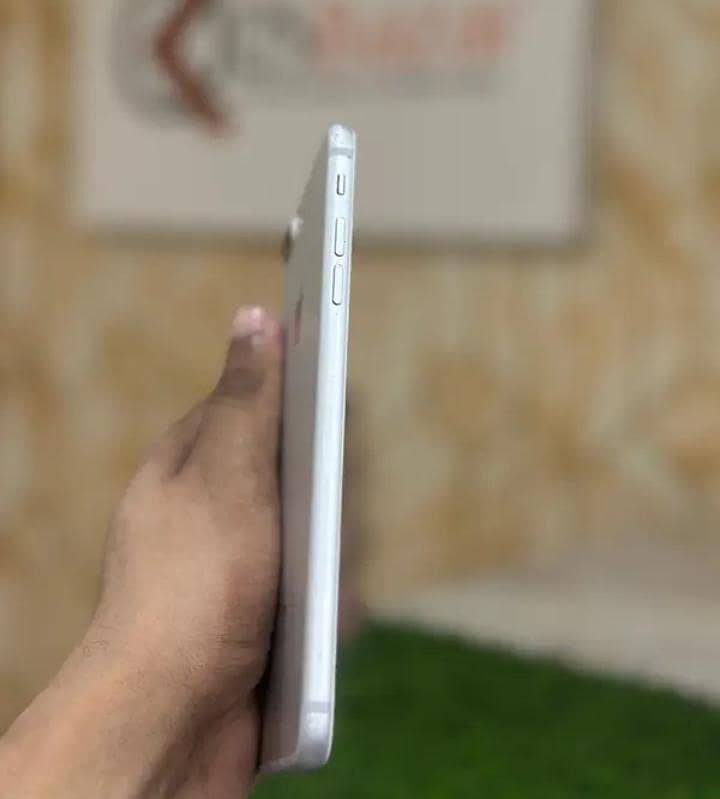 Apple iPhone 7 Plus 2