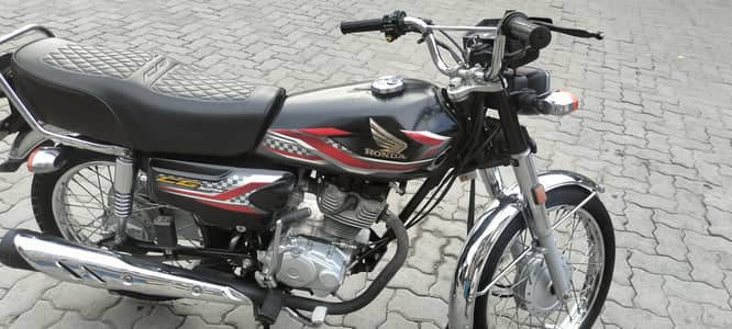Honda 125 Black 2025 Model