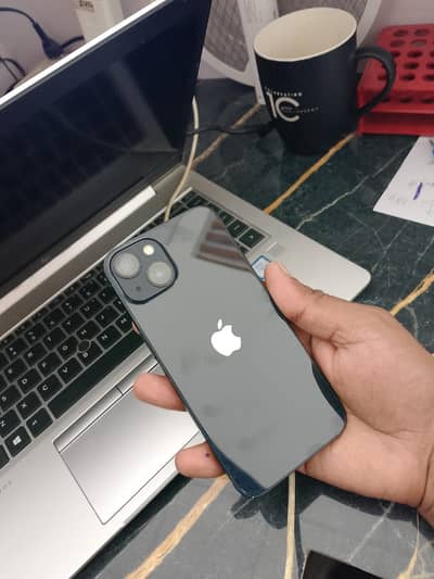 Apple iPhone 13