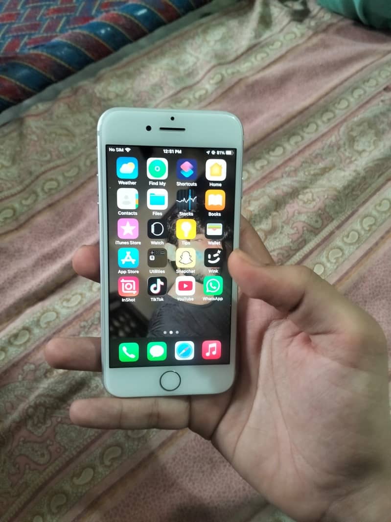 Apple iPhone 7 3