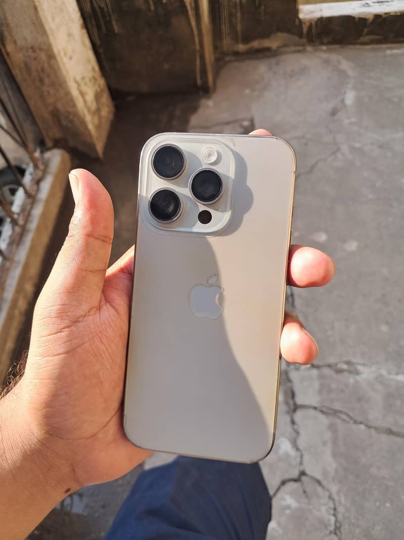 Apple iPhone 15 Pro 1