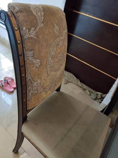 Dinning with 4 Chairs kalamkar design 2 years used