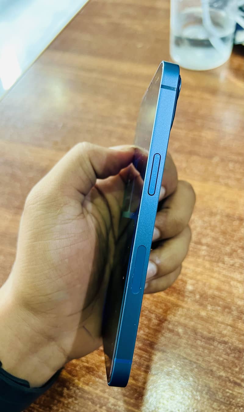 Apple iPhone 13 3