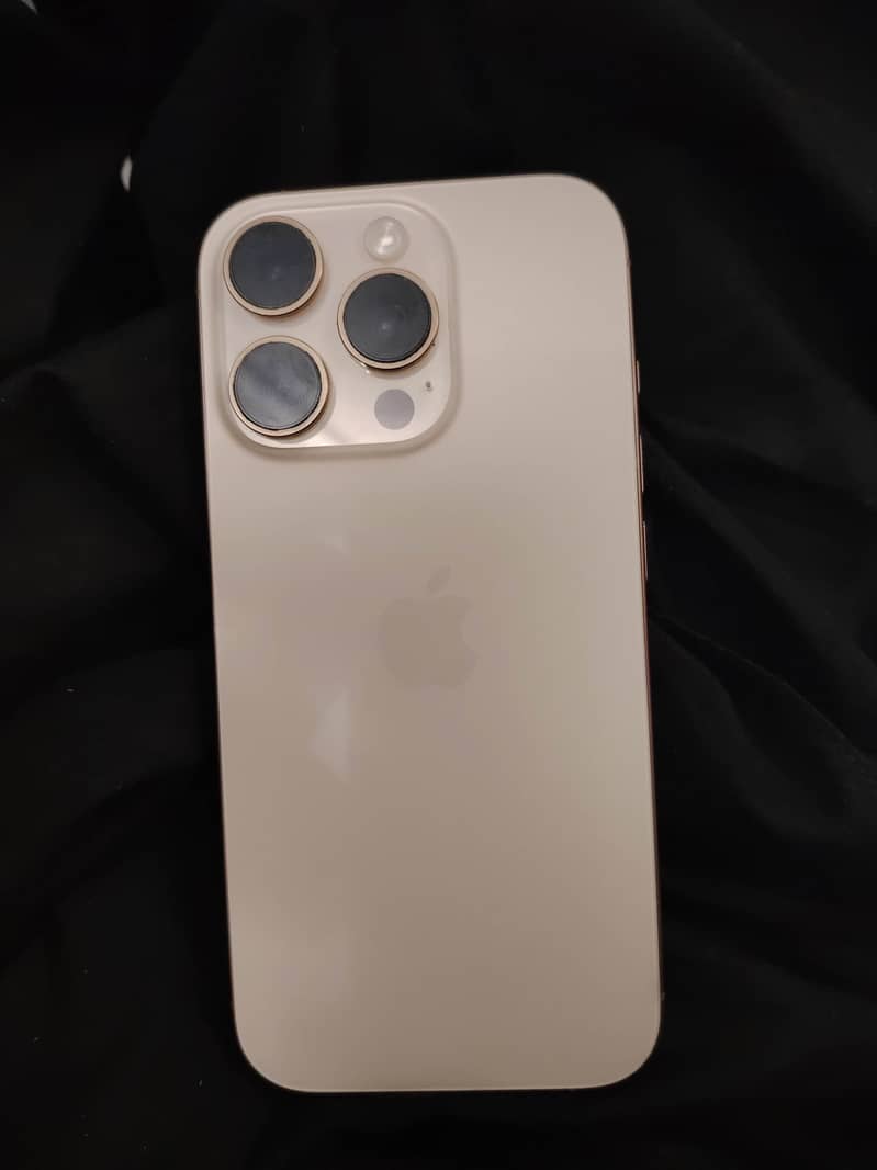 Apple iPhone 16 Pro 3