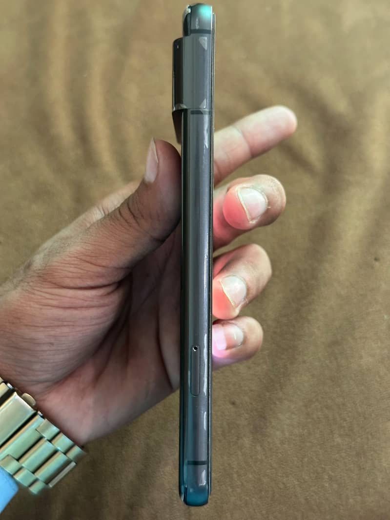 Google Pixel 8 4