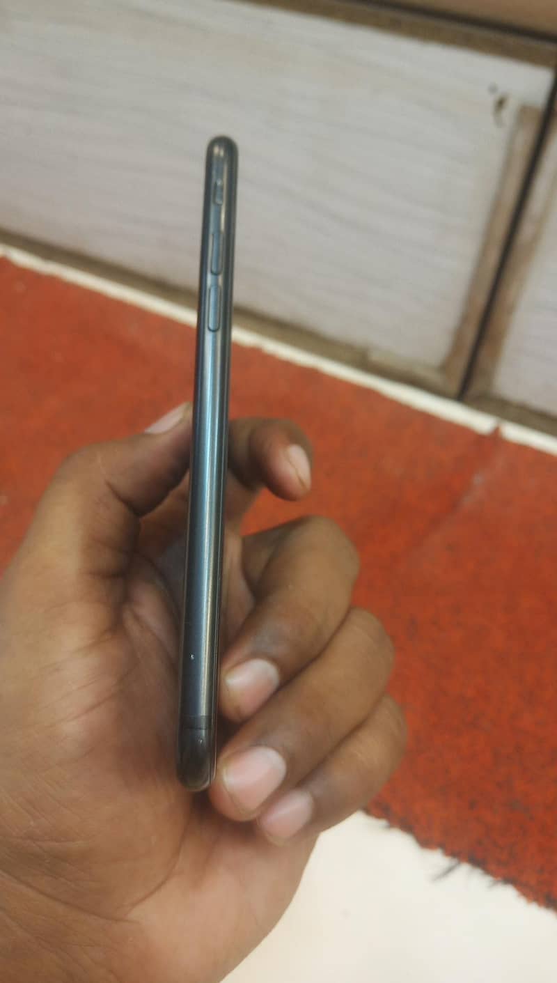 Apple iPhone 7 3