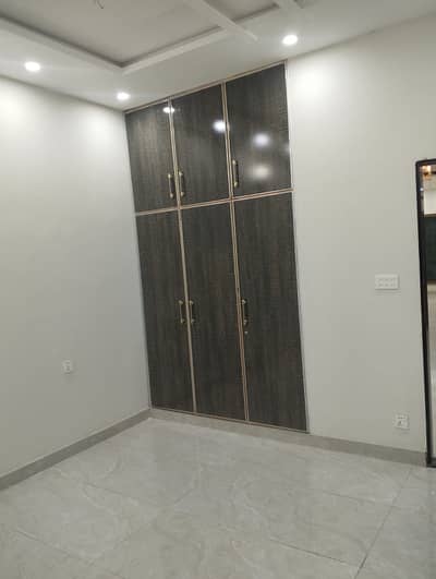 8 Marla Flat For Rent In Cavalry Ground Cavalry Ground