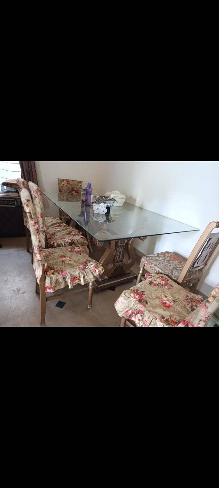 Dining table 0