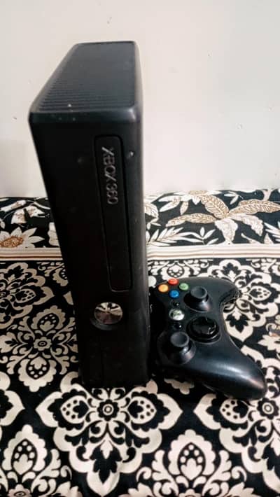 xbox 360s Console 10/9.5 condition