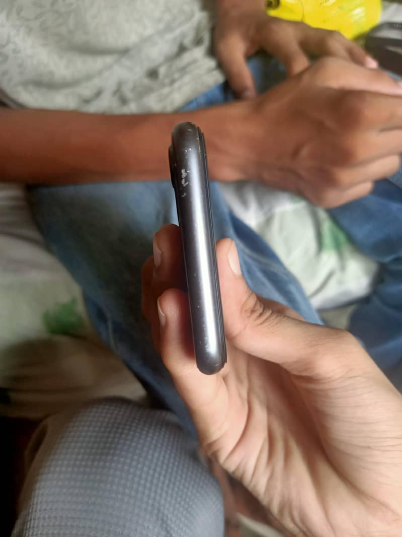 Apple iPhone 11 5