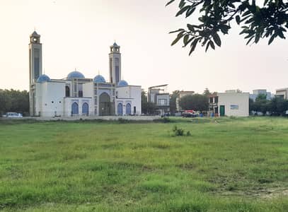 05 Marla Beautiful Flat Available For Rent IN DHA 9 TOWN Lahore